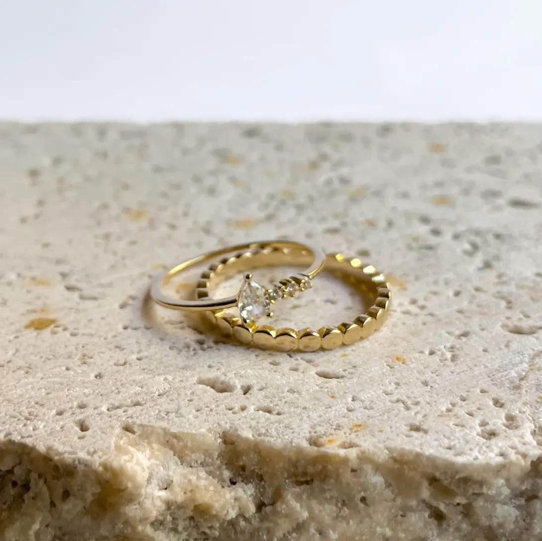 Cala Luna jewellery lifestyle shot