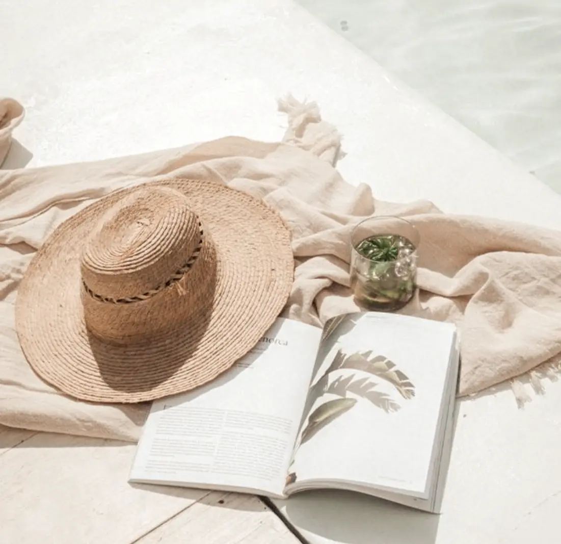 Cala Luna jewellery lifestyle shot